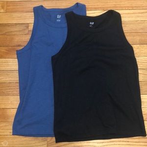 NWOT Gap tanks